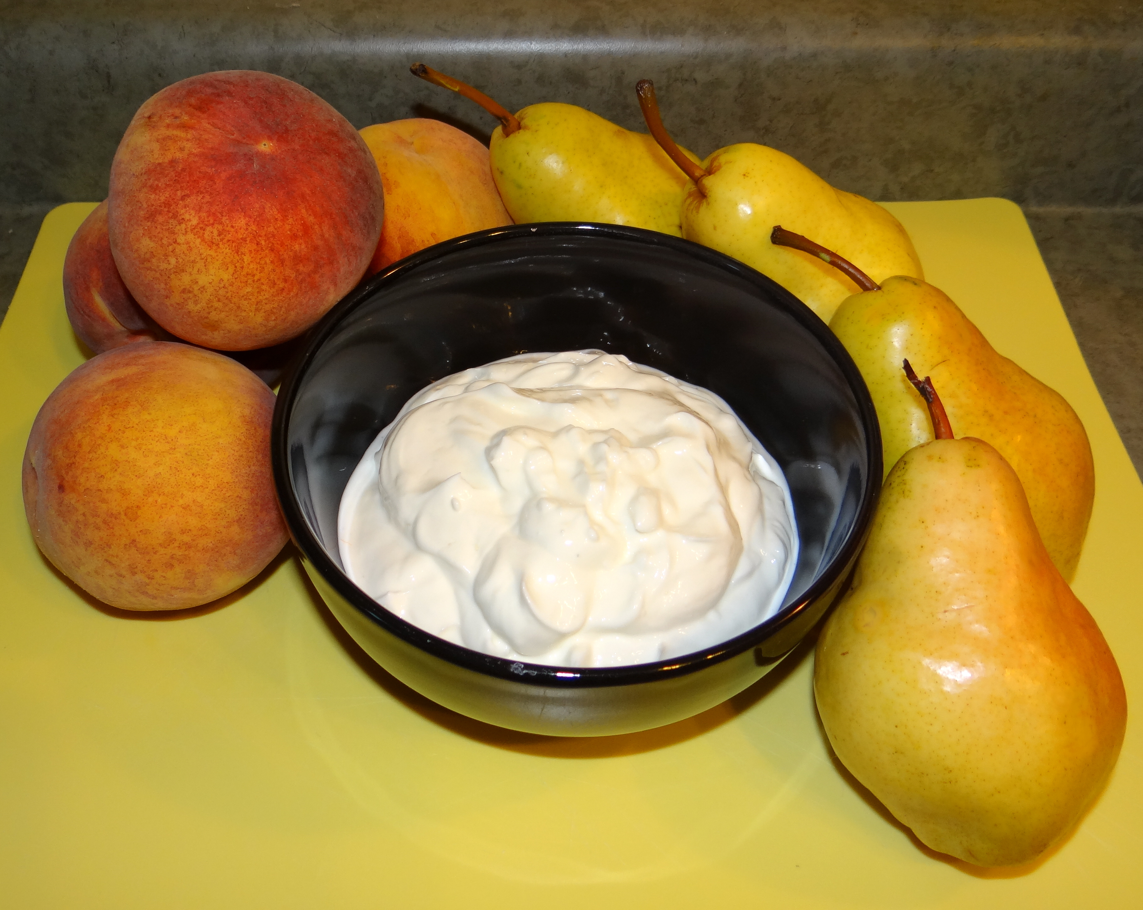 Organic Peaches, Pears, an Plain Greek Yogurt